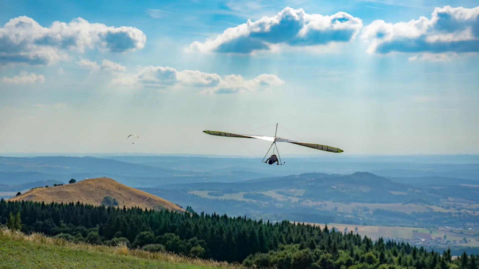 Drachenflieger am Westhang der Wasserkuppe